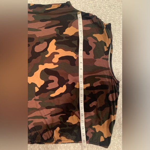 Bar III multicolored camo pattern crew neck muscle tee - Picture 7 of 7